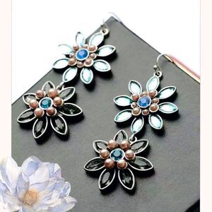 High-End Crystal and Sim Pearl Flower Drop Earrings Blue Tan Statement Unique
